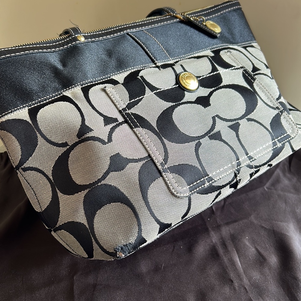 COACH Signature C Black & Gray Purse/Satchel/Handbag - Picture 4 of 16